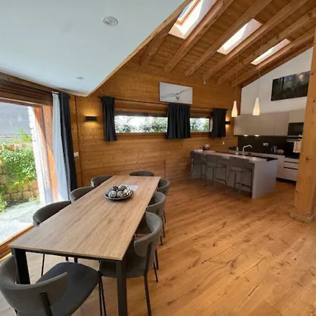 Superbe Vallée De *